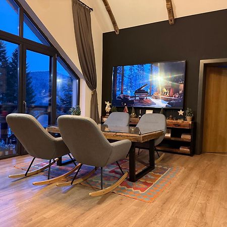 Casa Larisa Antonia Apartments Сіная Екстер'єр фото
