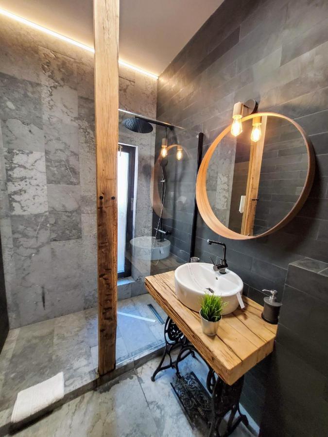 Casa Larisa Antonia Apartments Сіная Екстер'єр фото