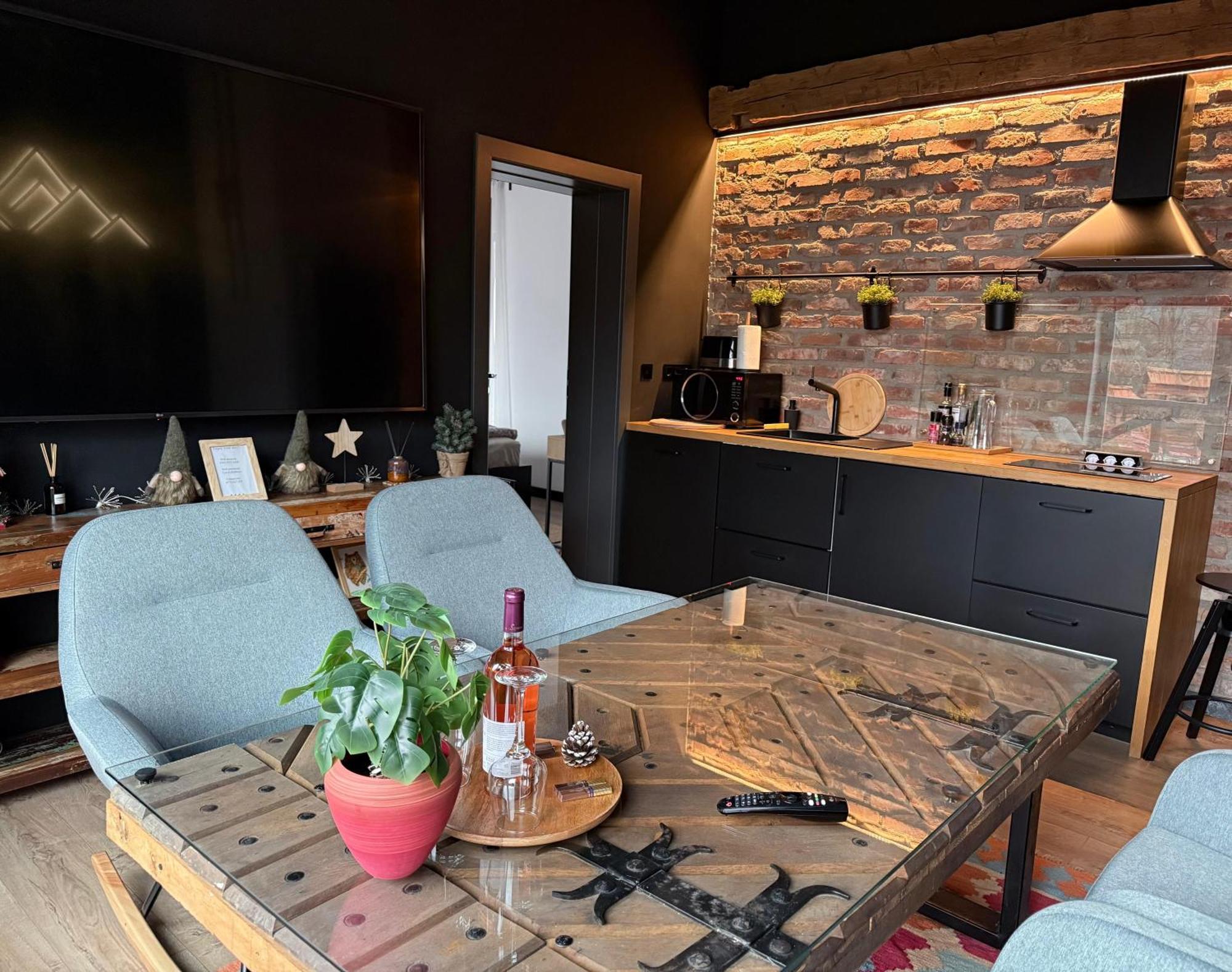 Casa Larisa Antonia Apartments Сіная Екстер'єр фото